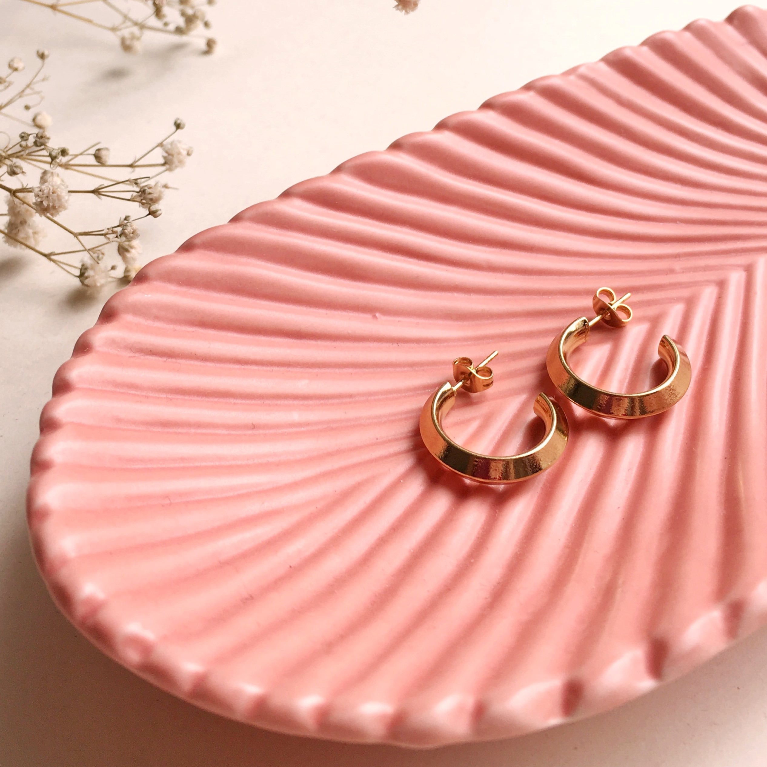 Gold, thick, round earrings